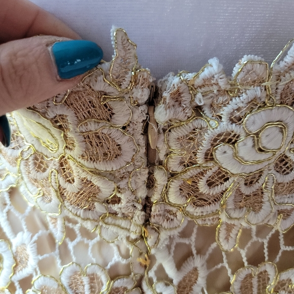 NWT Venus Gold Lace Open Back Midi Cocktail Dress Size 8 - Picture 9 of 13